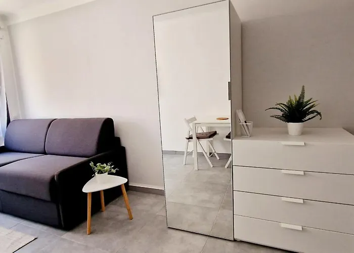 Apartment 2 Le Saint Joseph In Center With Ac